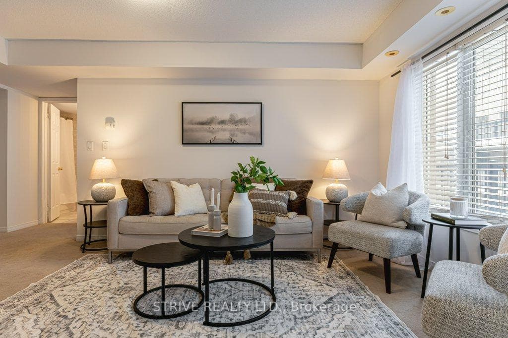148 Louisbourg Way photo 17