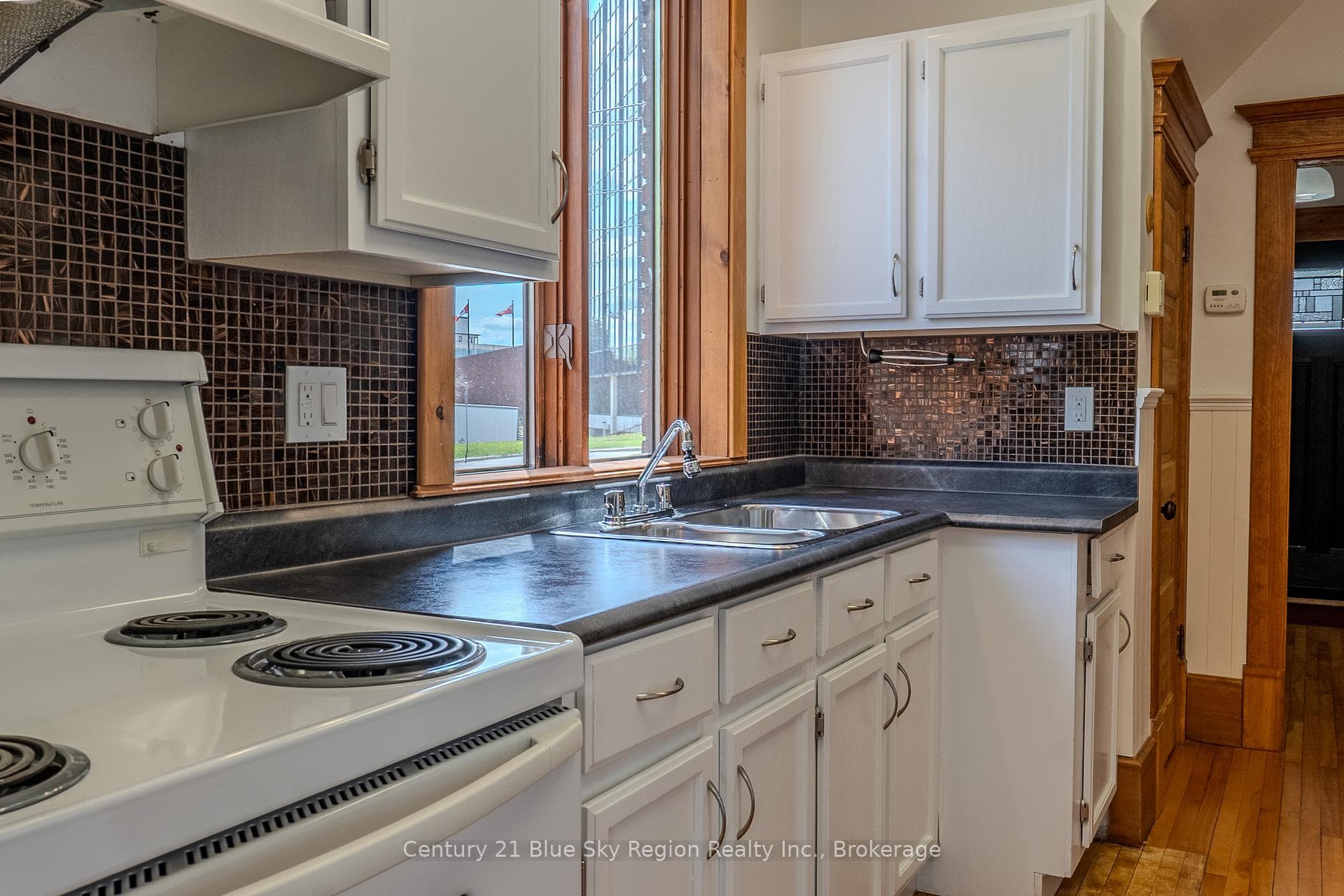 214 Worthington Street photo 15