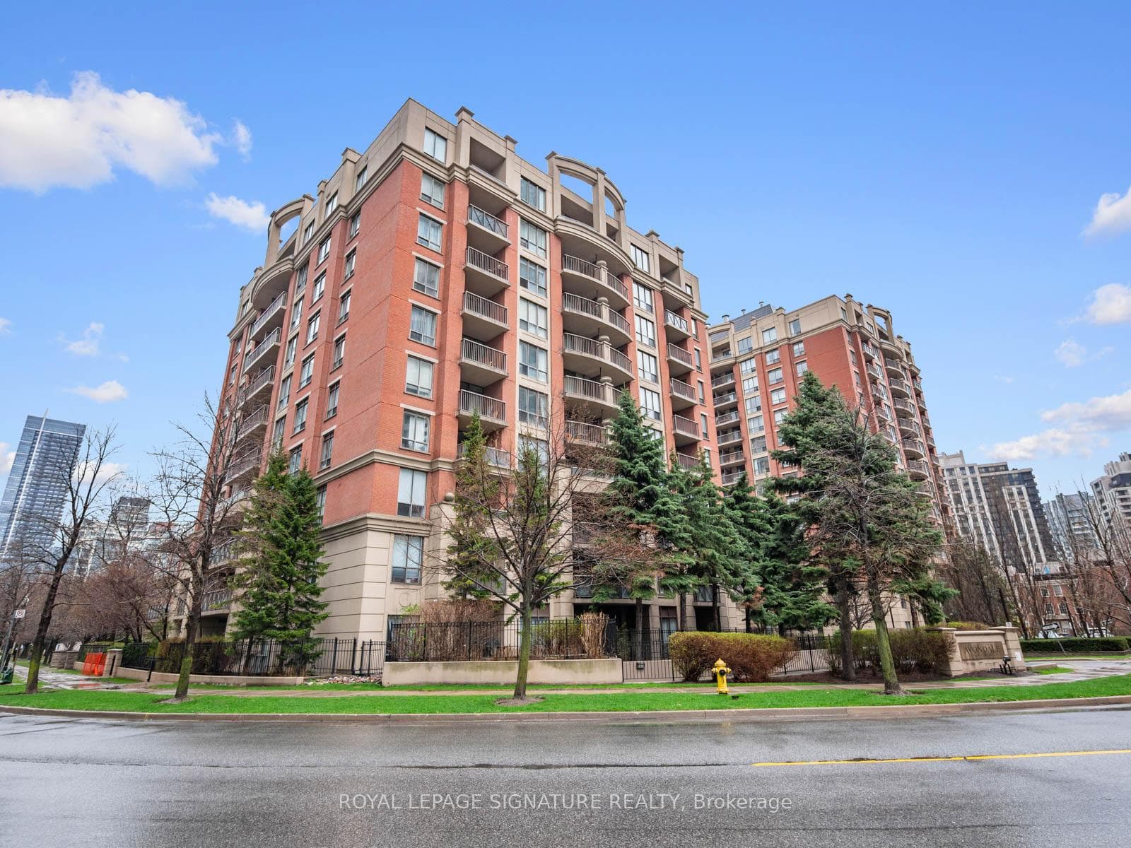 51 Harrison Garden Boulevard Unit 710 photo 1