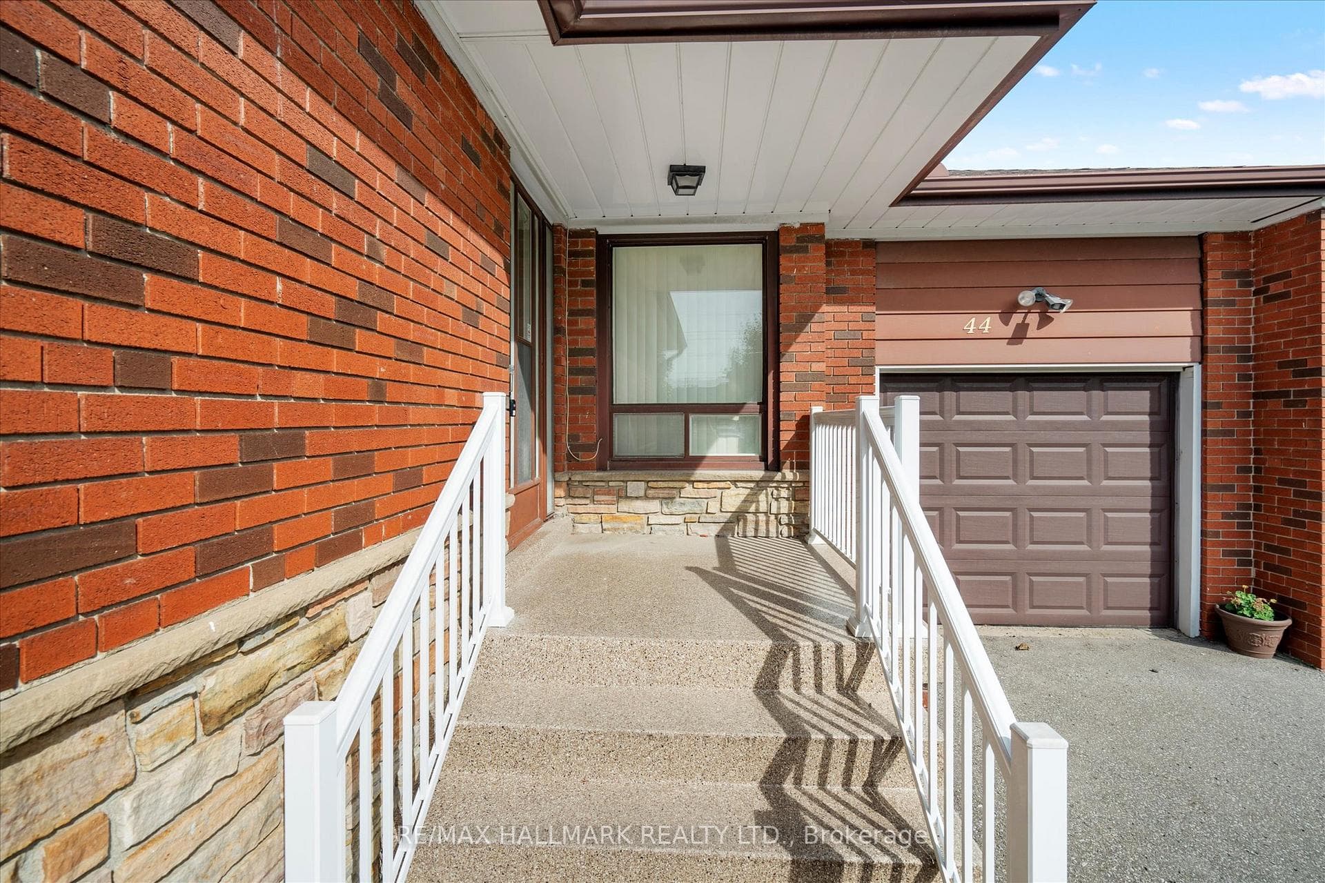 44 Dignam Court photo 5