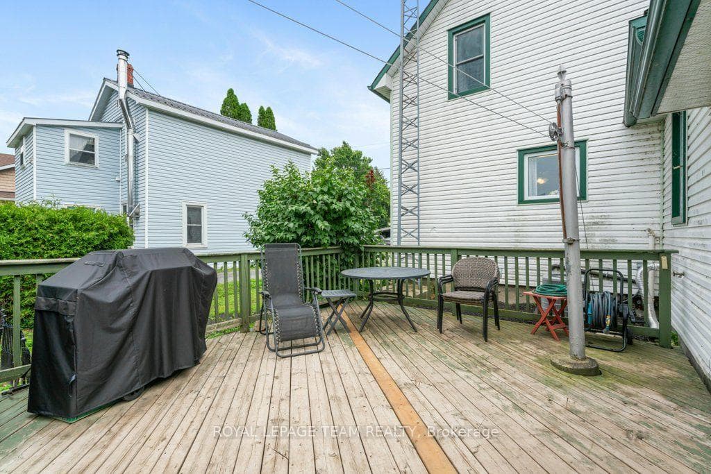 506 Victoria Street photo 32