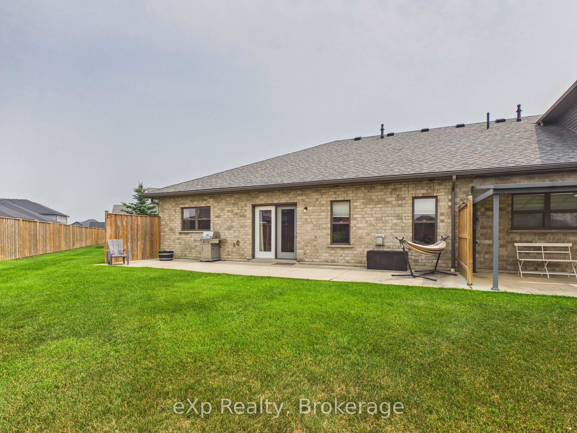 1050 Waterloo Street Unit 11 photo 25