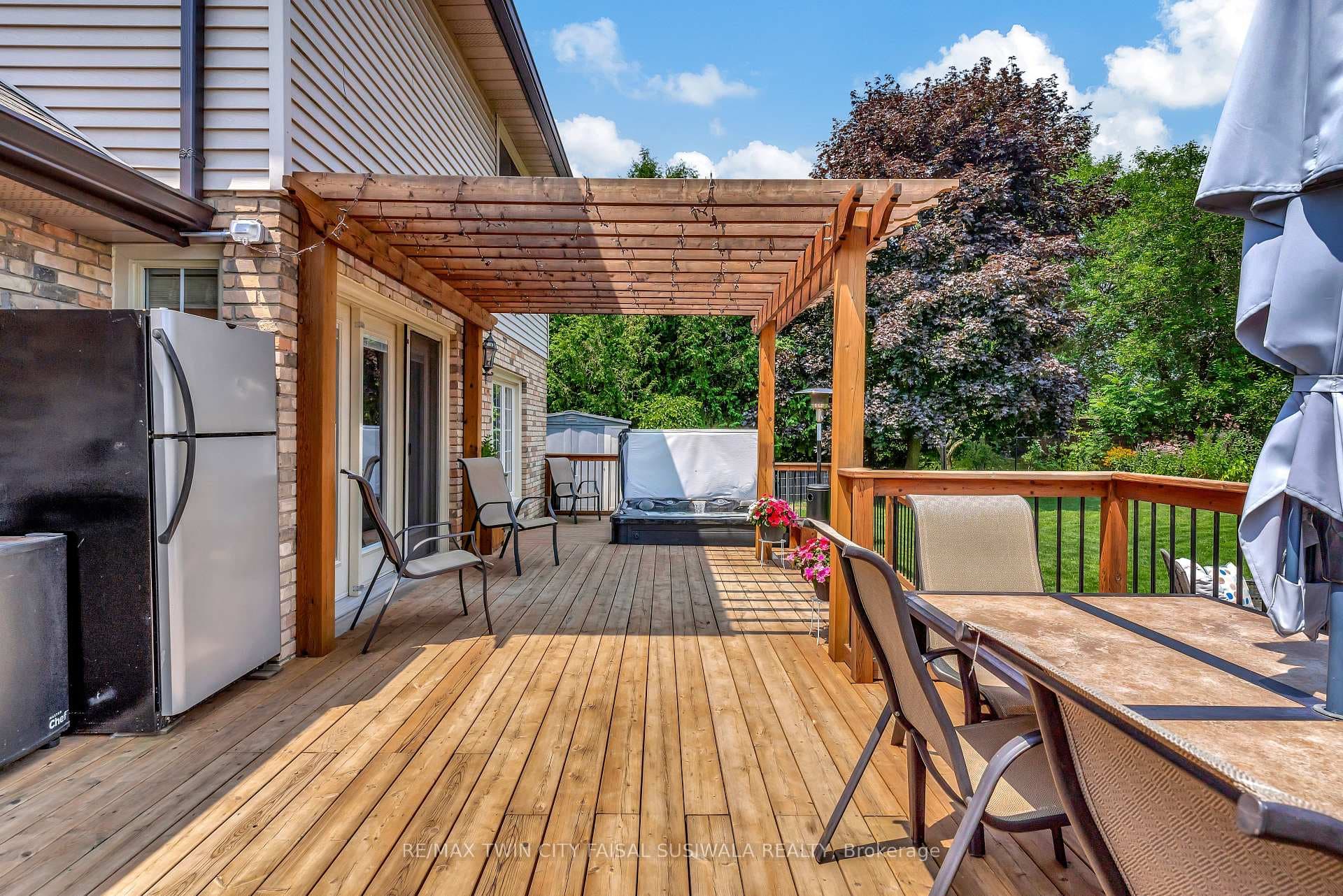 16 Southview Crescent photo 9