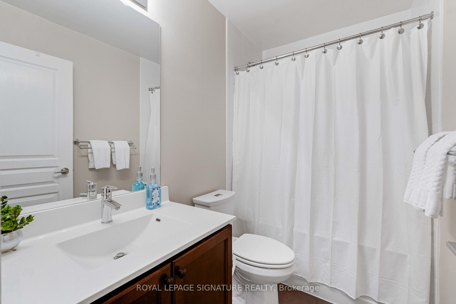 Guest Bathroom 4 Piece