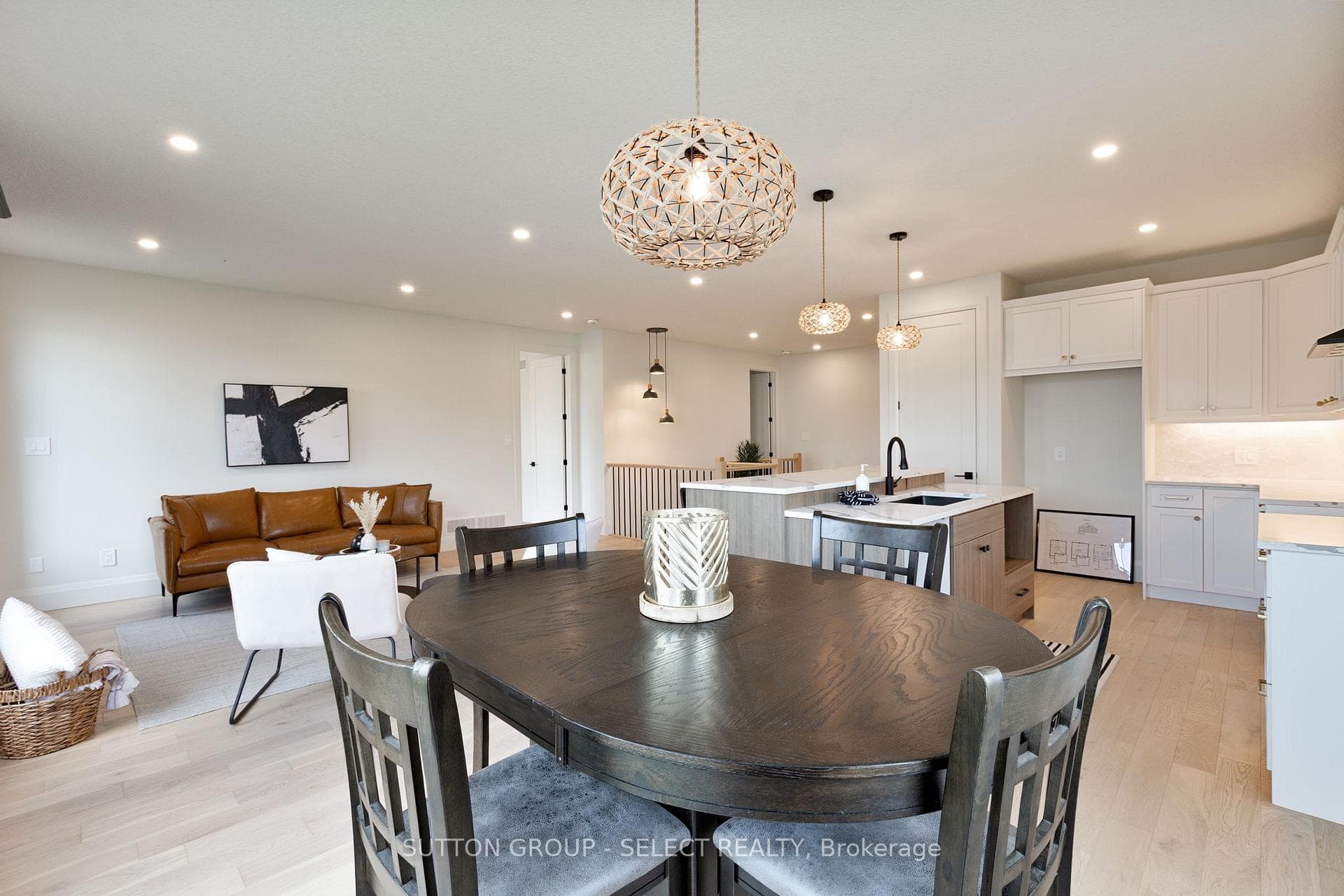 16 KELLY Drive photo 8