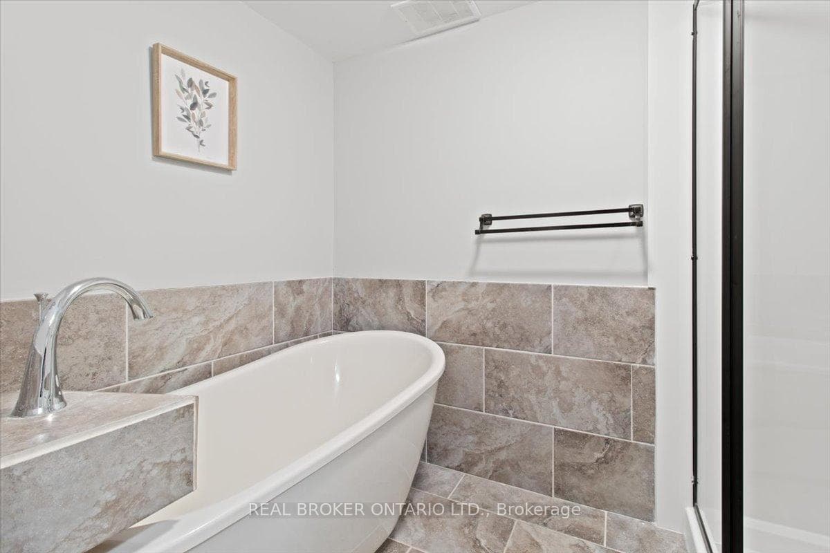 2010 Cleaver Avenue Unit 214 photo 22