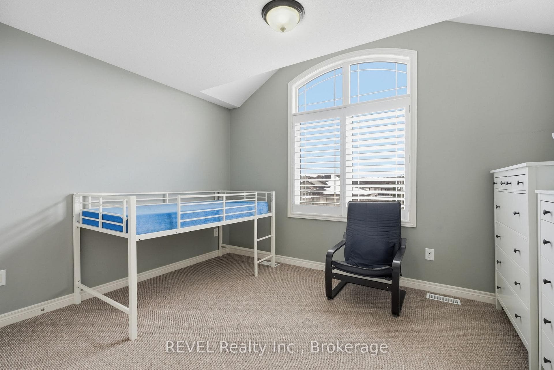 8553 JENNIFER Crescent photo 26