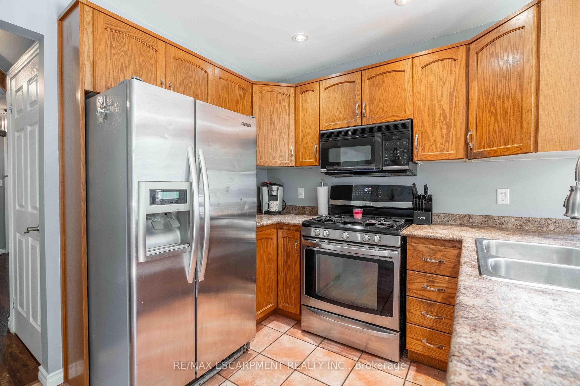 54 SELKIRK Street photo 11