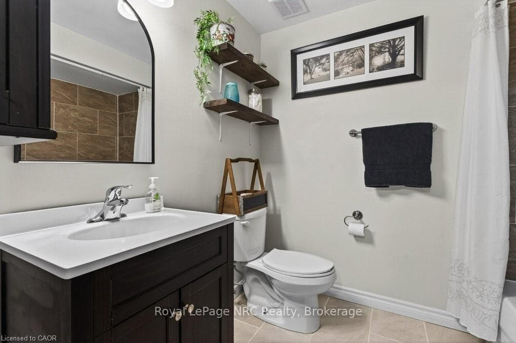 158 Dufferin Avenue photo 23