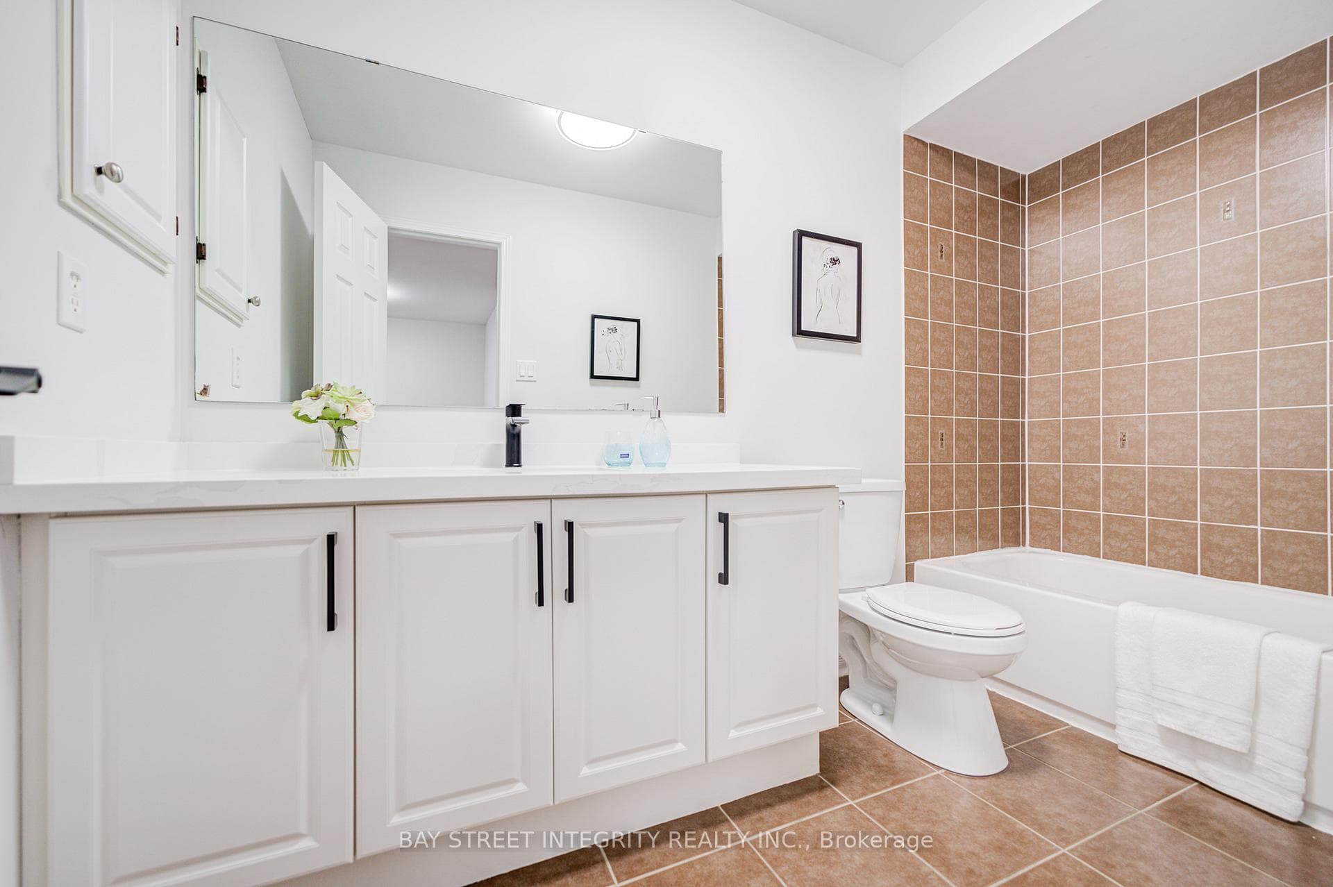 108 Catalpa Crescent photo 24
