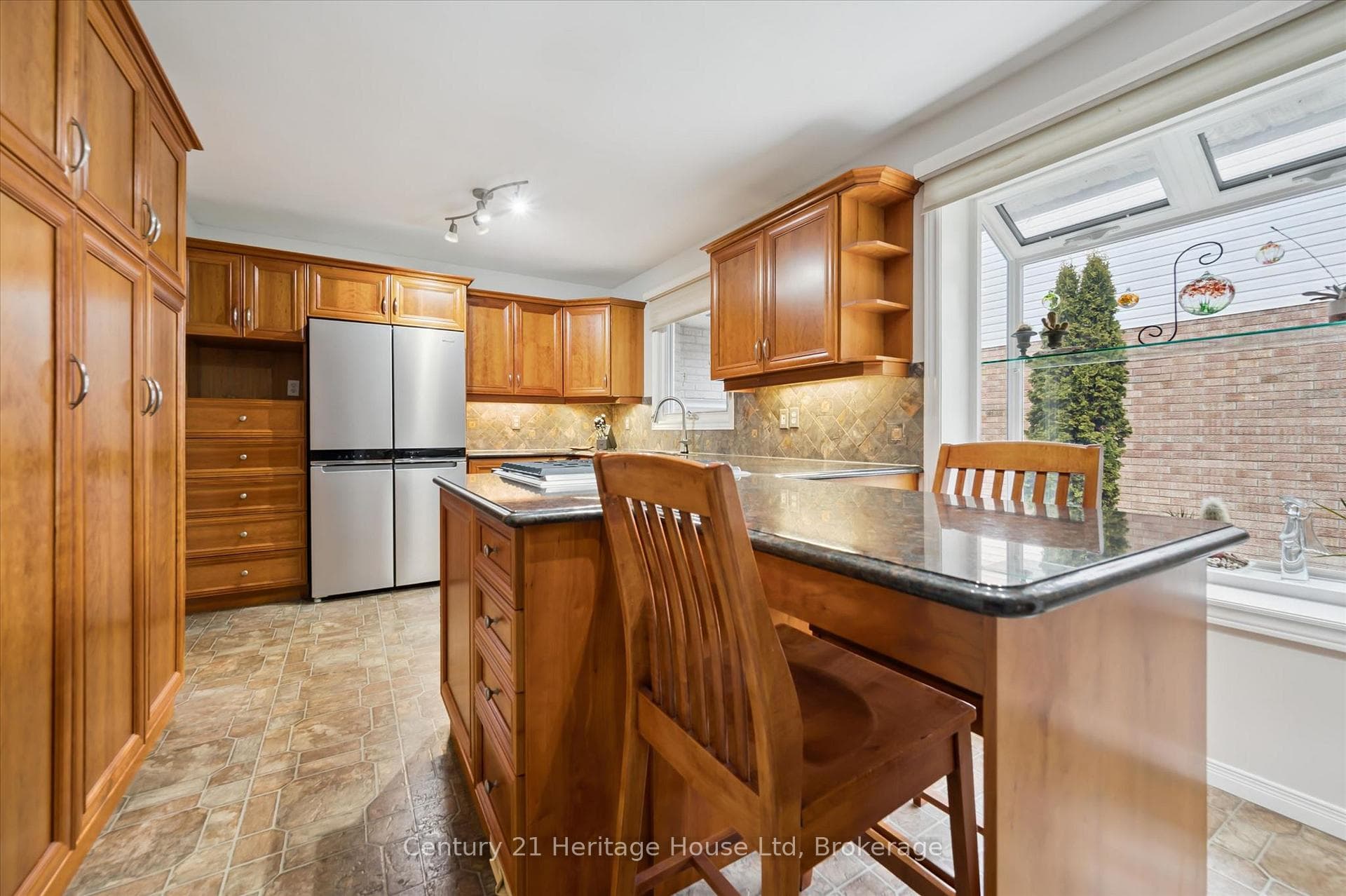 41 Thomas Boulevard photo 13