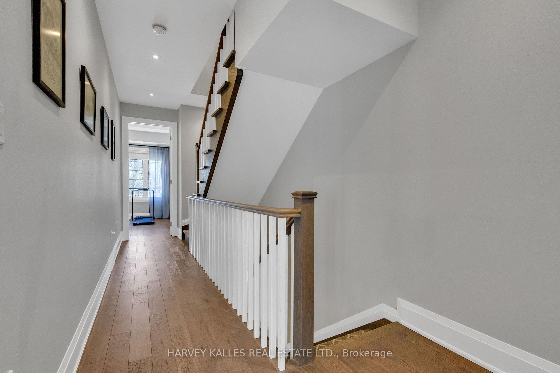 1256 Avenue Road photo 24