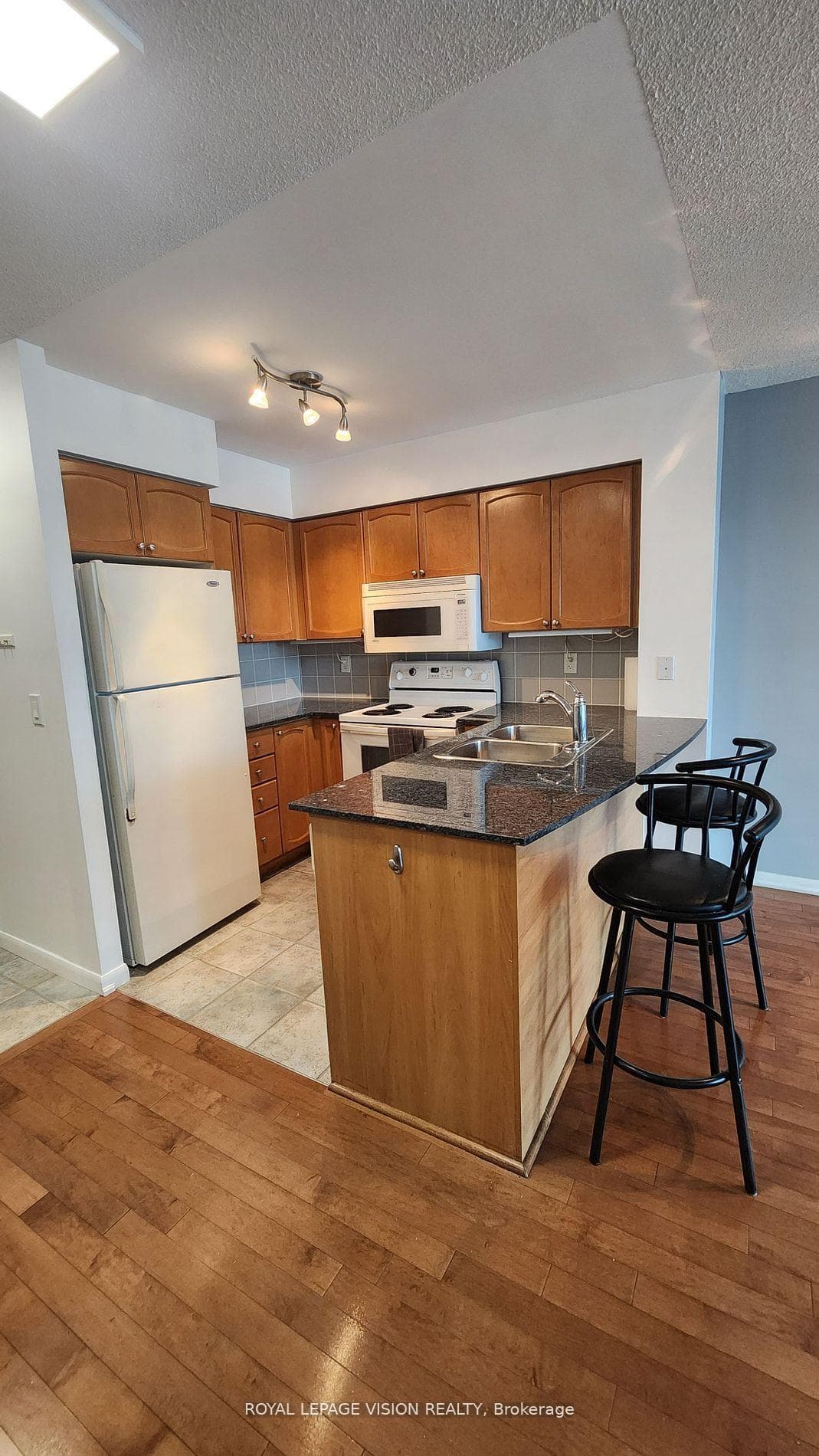 231 Fort York Boulevard Unit 1018 photo 6