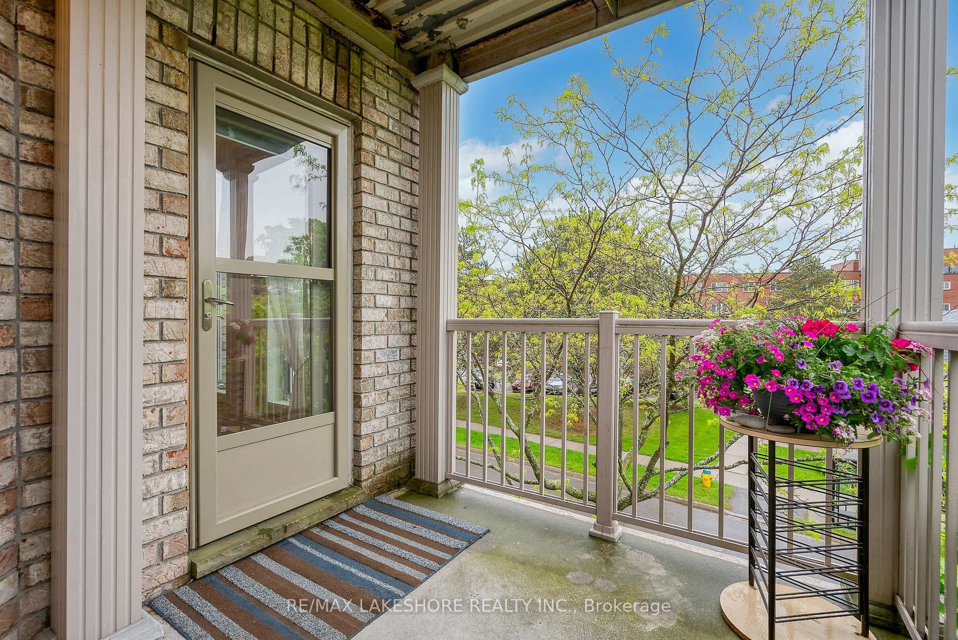 107 MARISA Lane Unit 302 photo 25