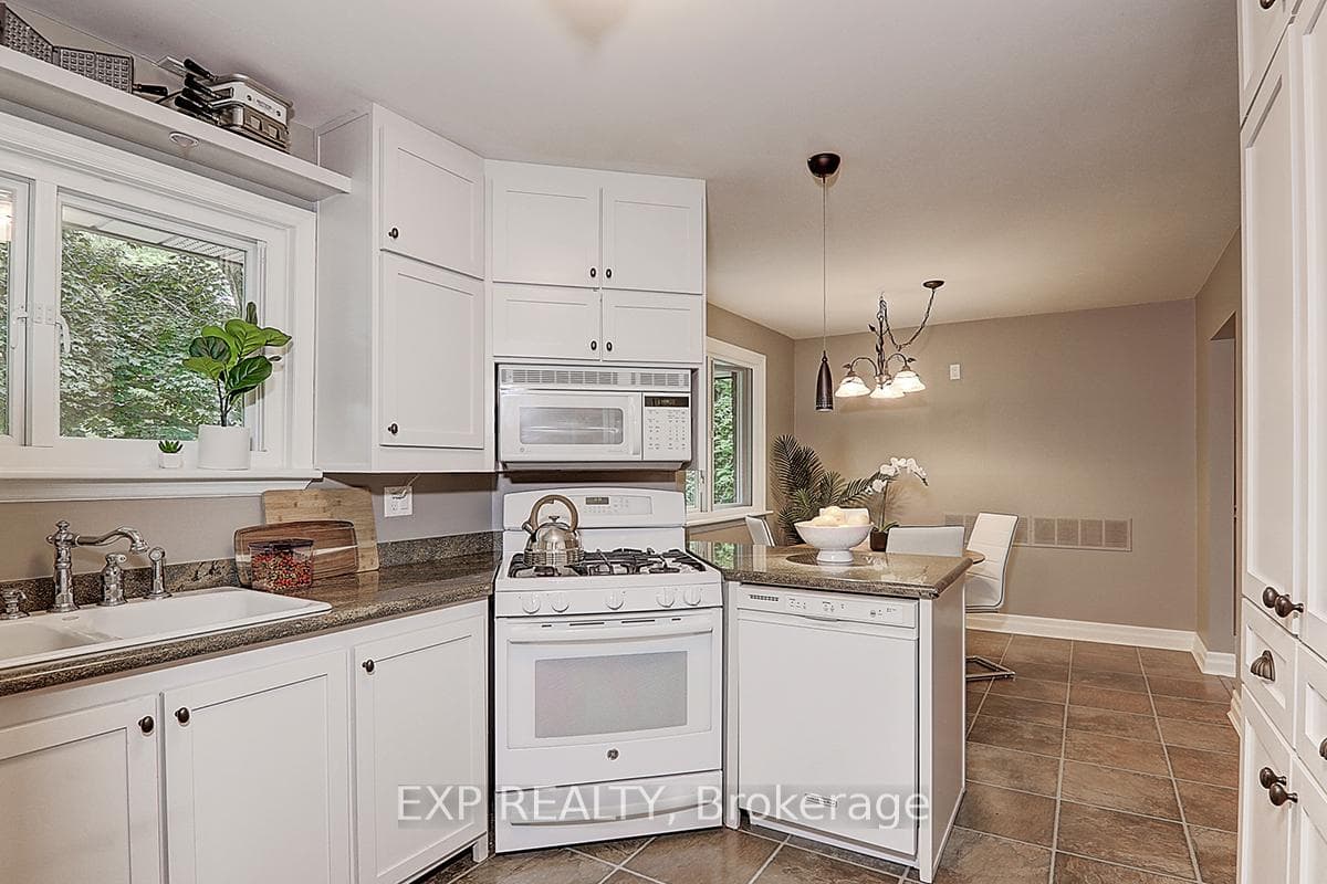15 Connaught Avenue photo 11