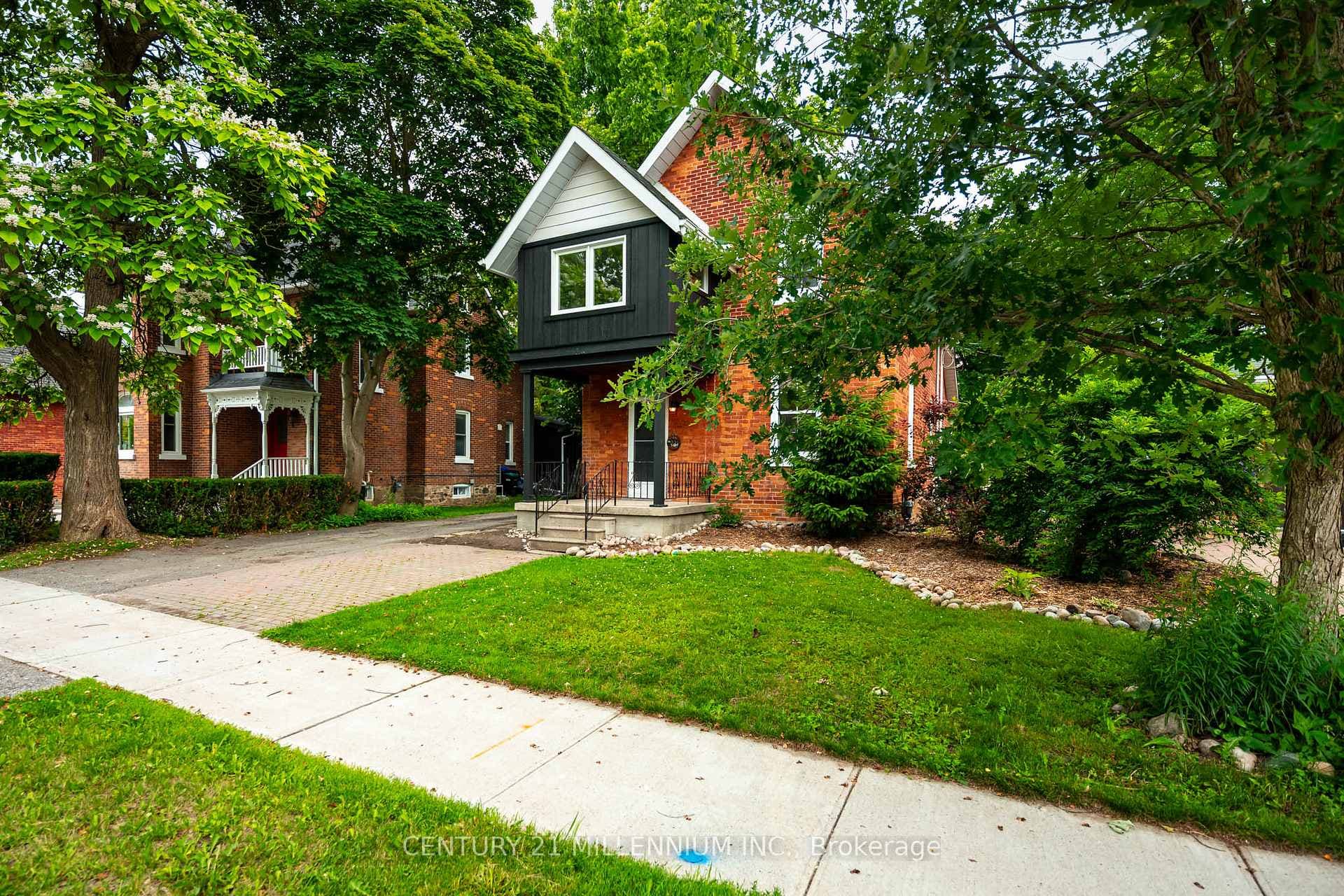 20 Alexander Street photo 2