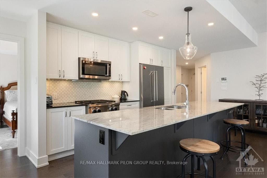 315 ELIZABETH COSGROVE Unit 303 photo 6