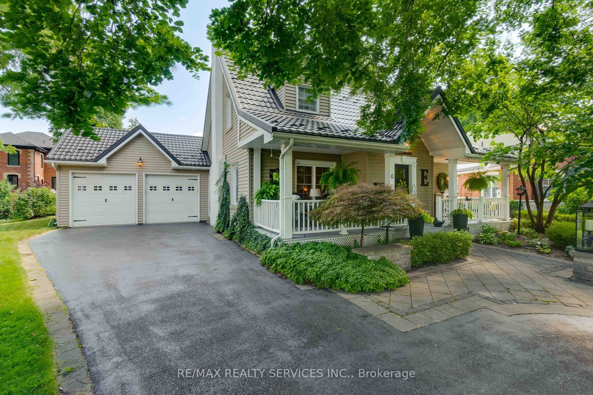 6 Glen Eagle Crescent photo 3
