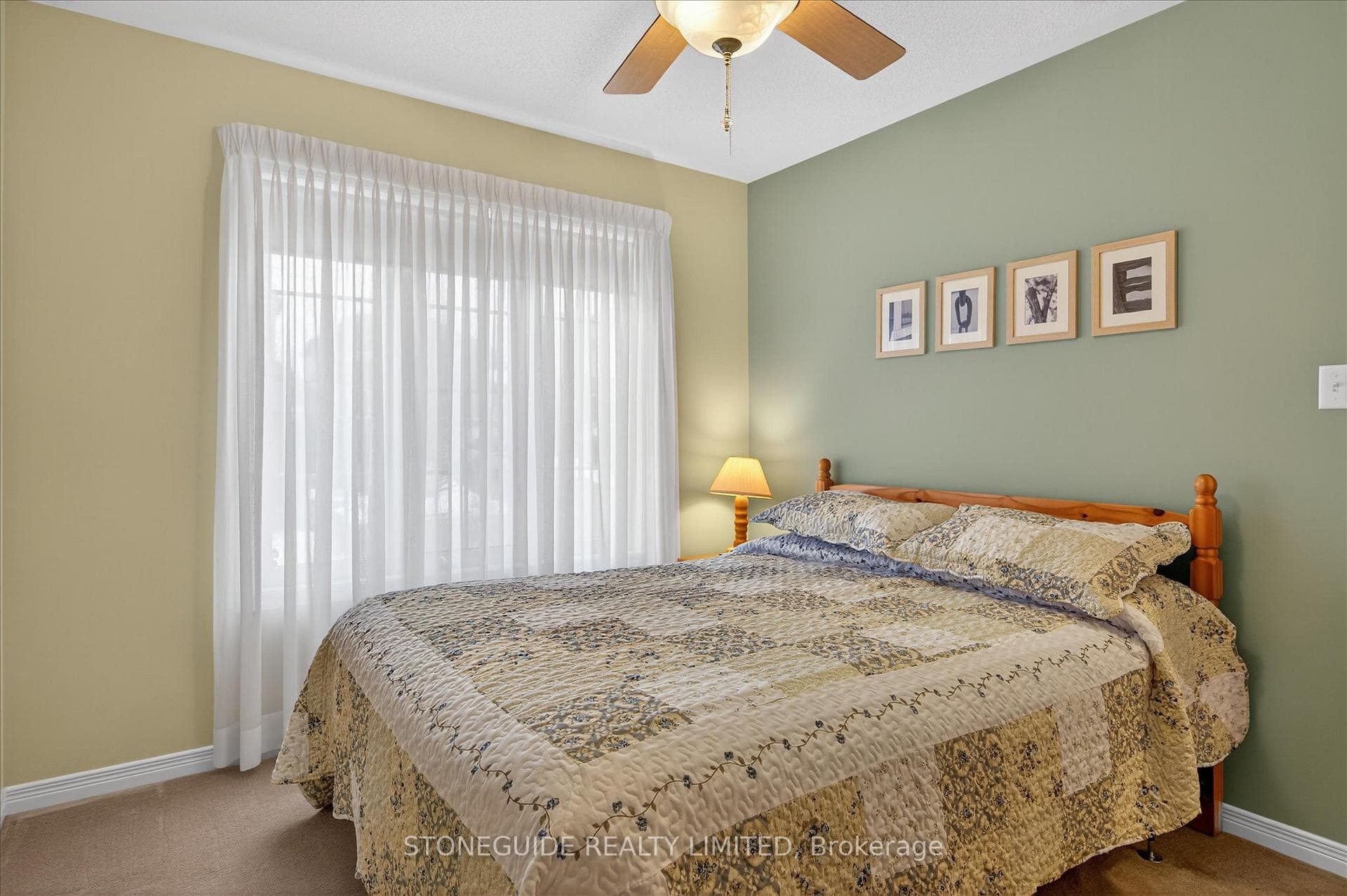669 Tully Crescent photo 33
