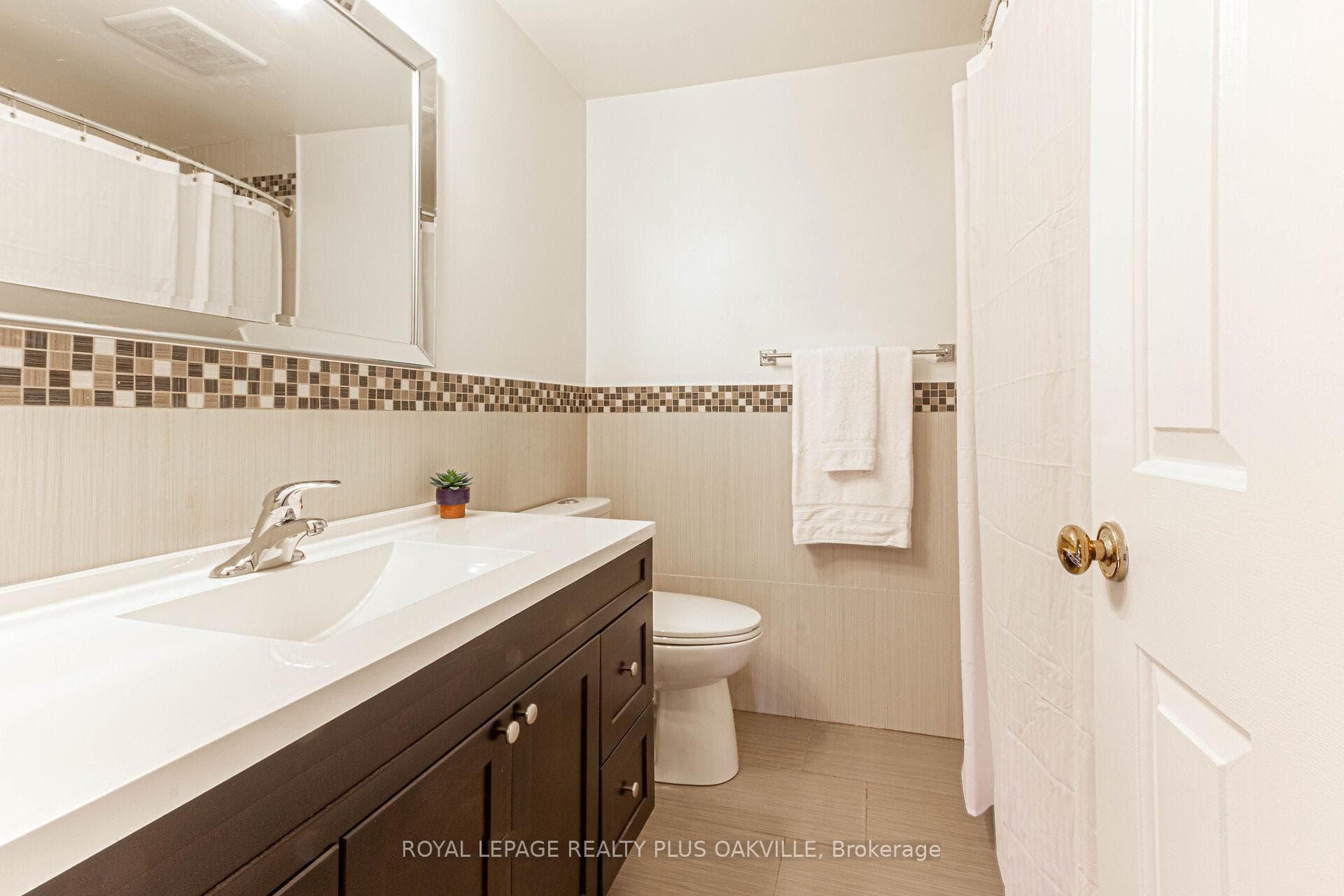 3175 Thorncrest Drive photo 31