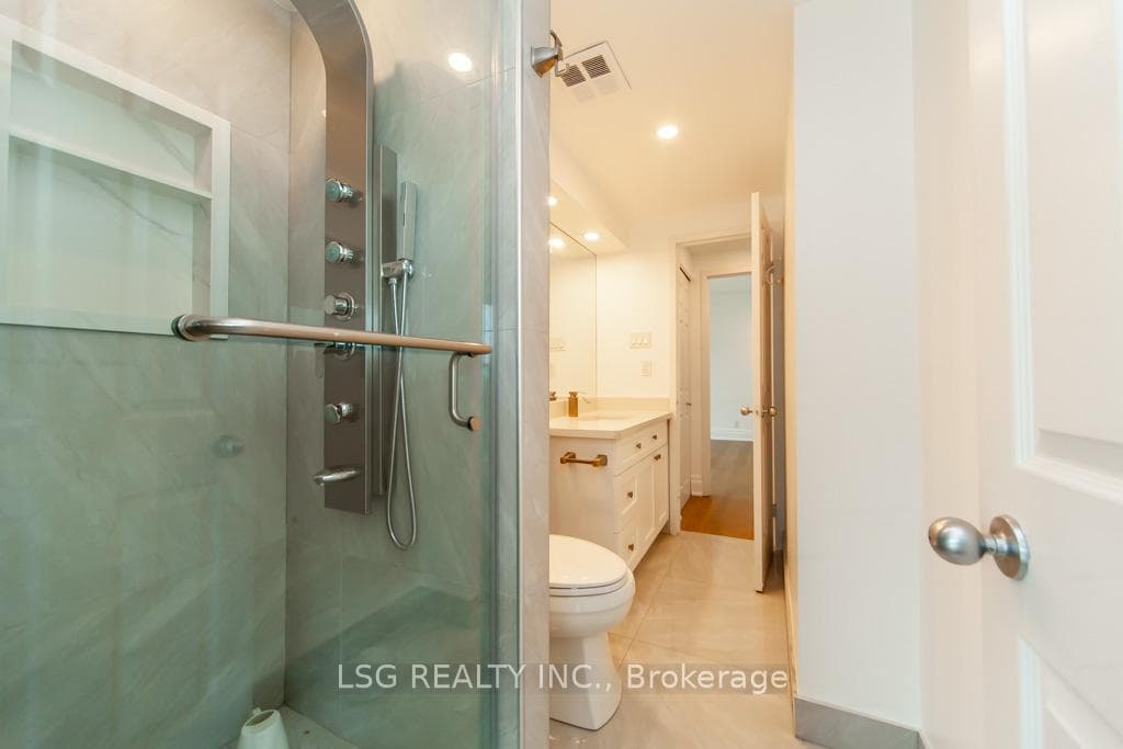 99 Harbour Square Unit 812 photo 33