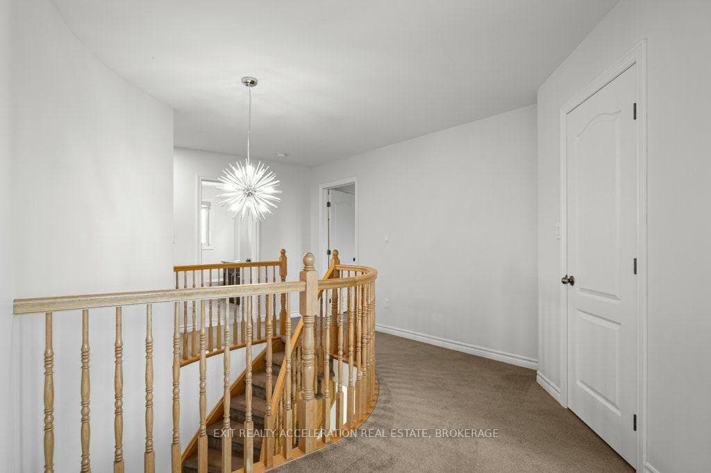 14 Ashwood Crescent photo 21
