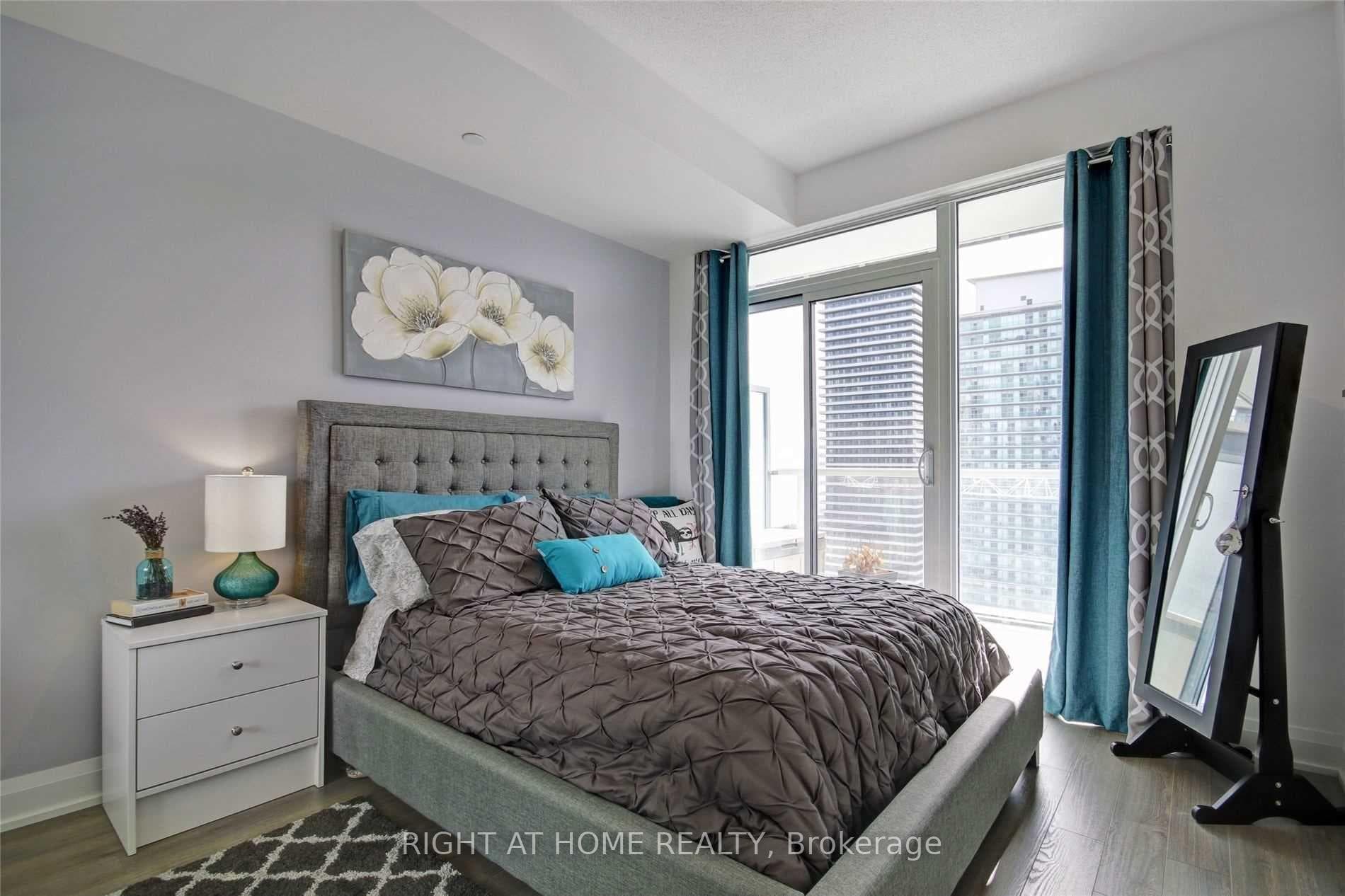 56 Annie Craig Drive Unit 3204 photo 5