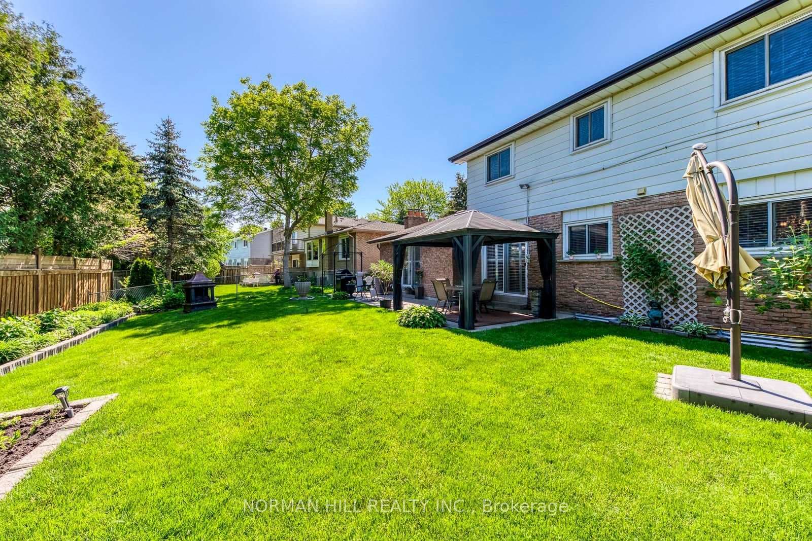2491 Woburn Crescent photo 46