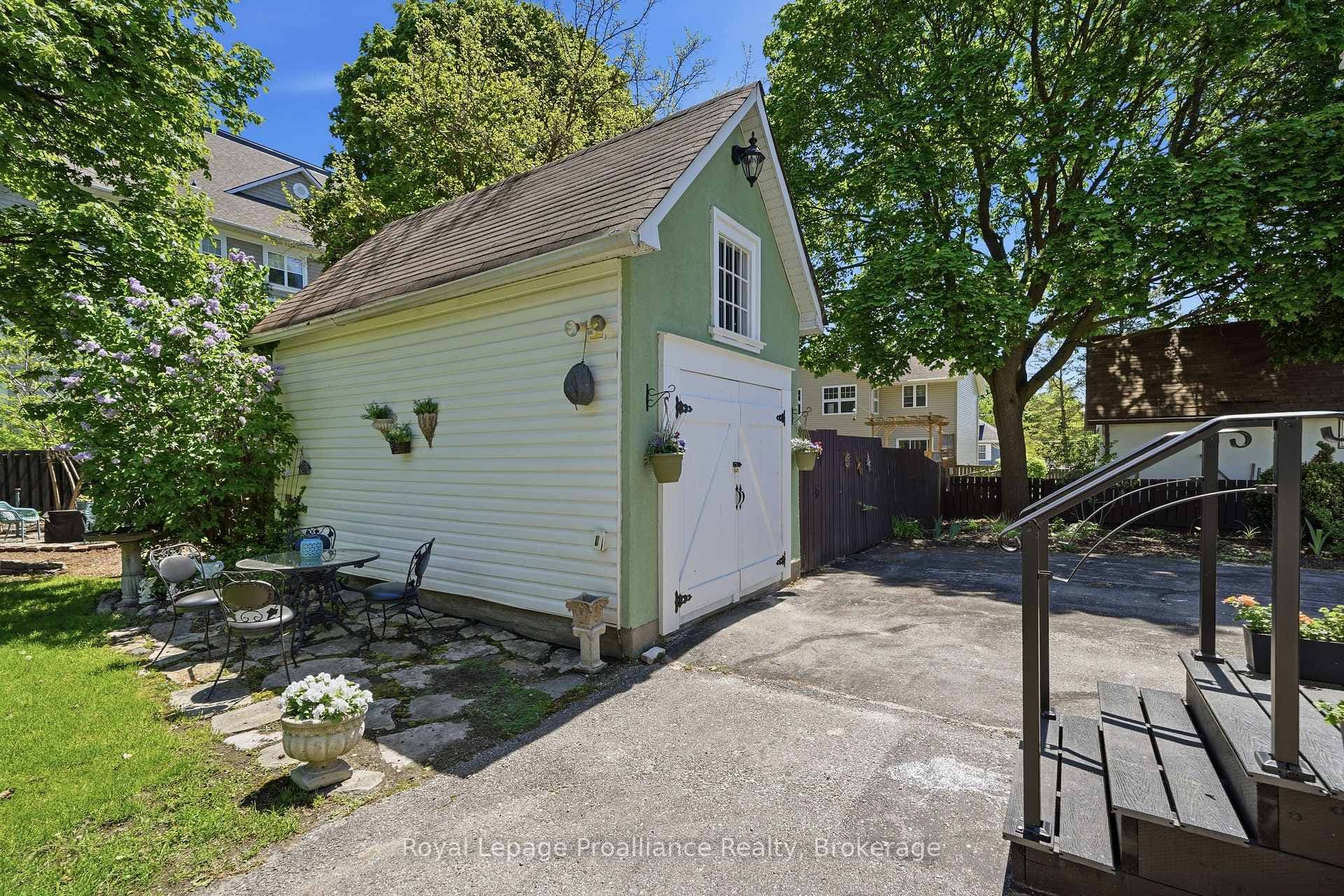 195 Maclellan Avenue photo 48
