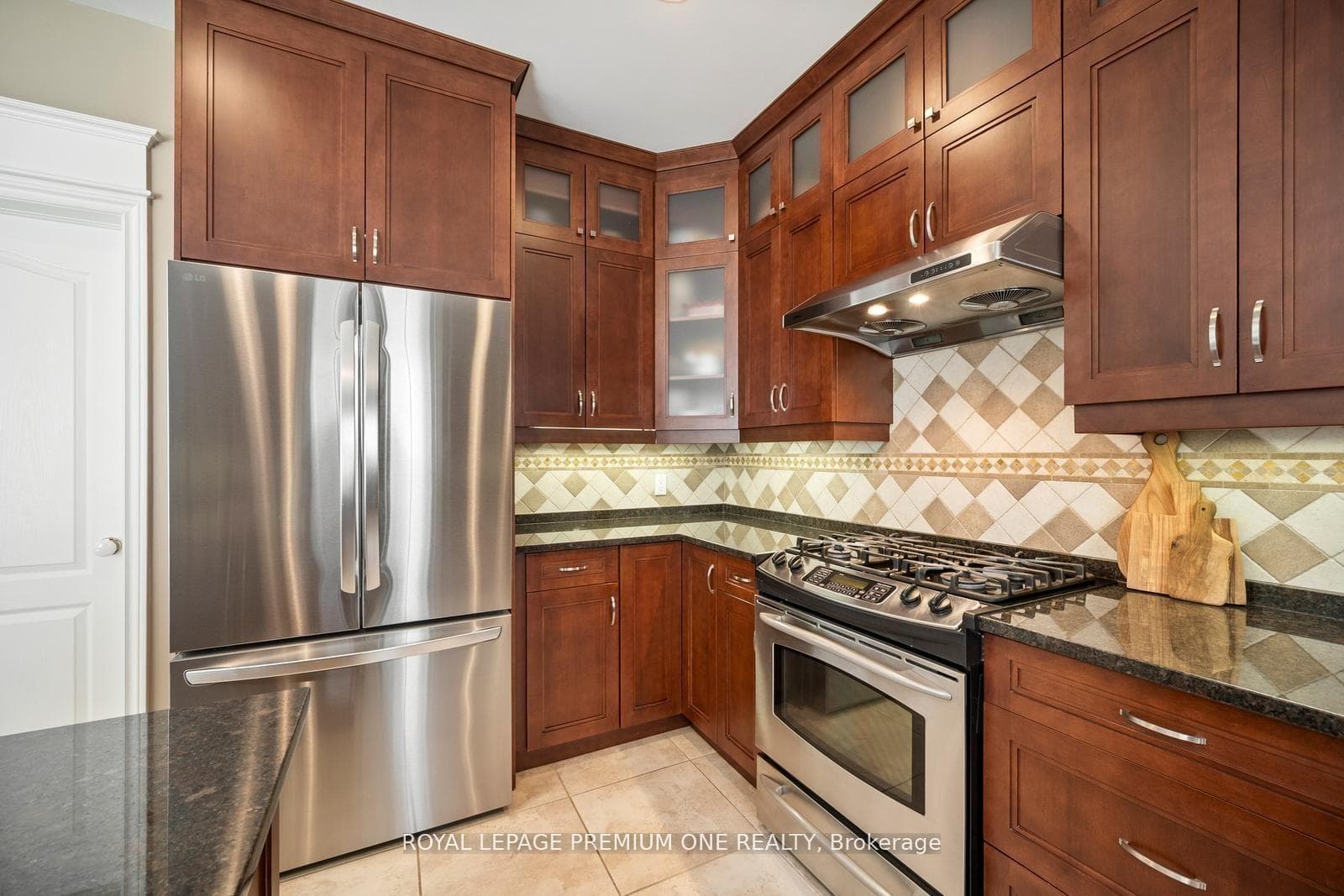 536 Village Parkway photo 10