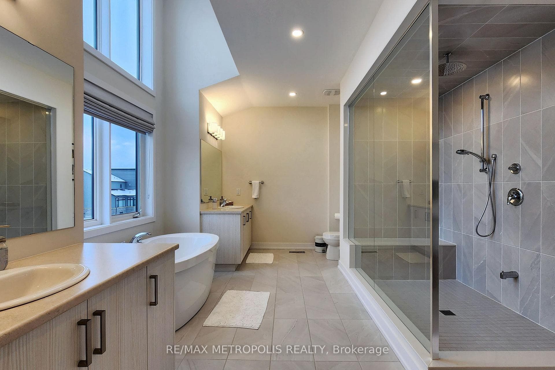 104 Stoneleigh Drive photo 23