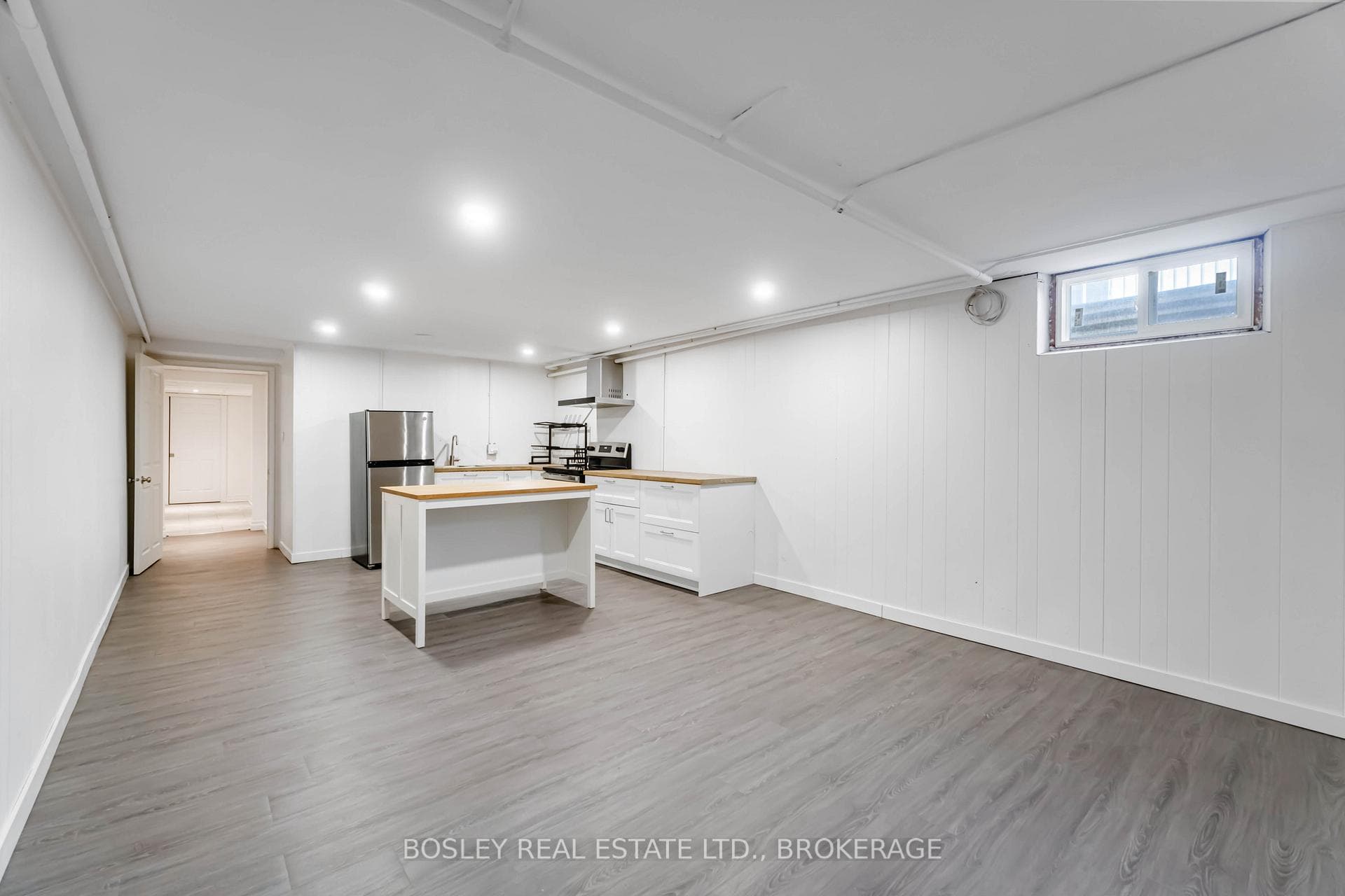 1056 Lakeshore Road photo 31