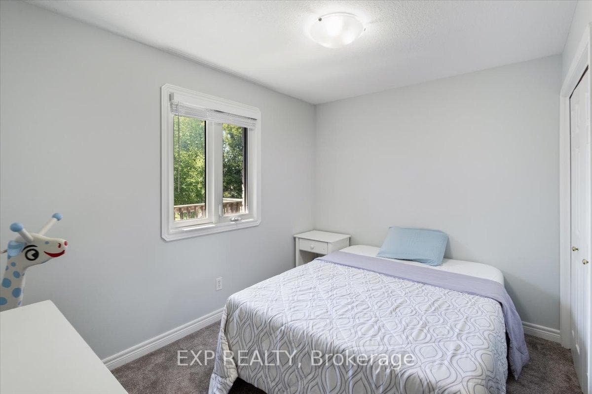122 1/2 Railway Avenue photo 18