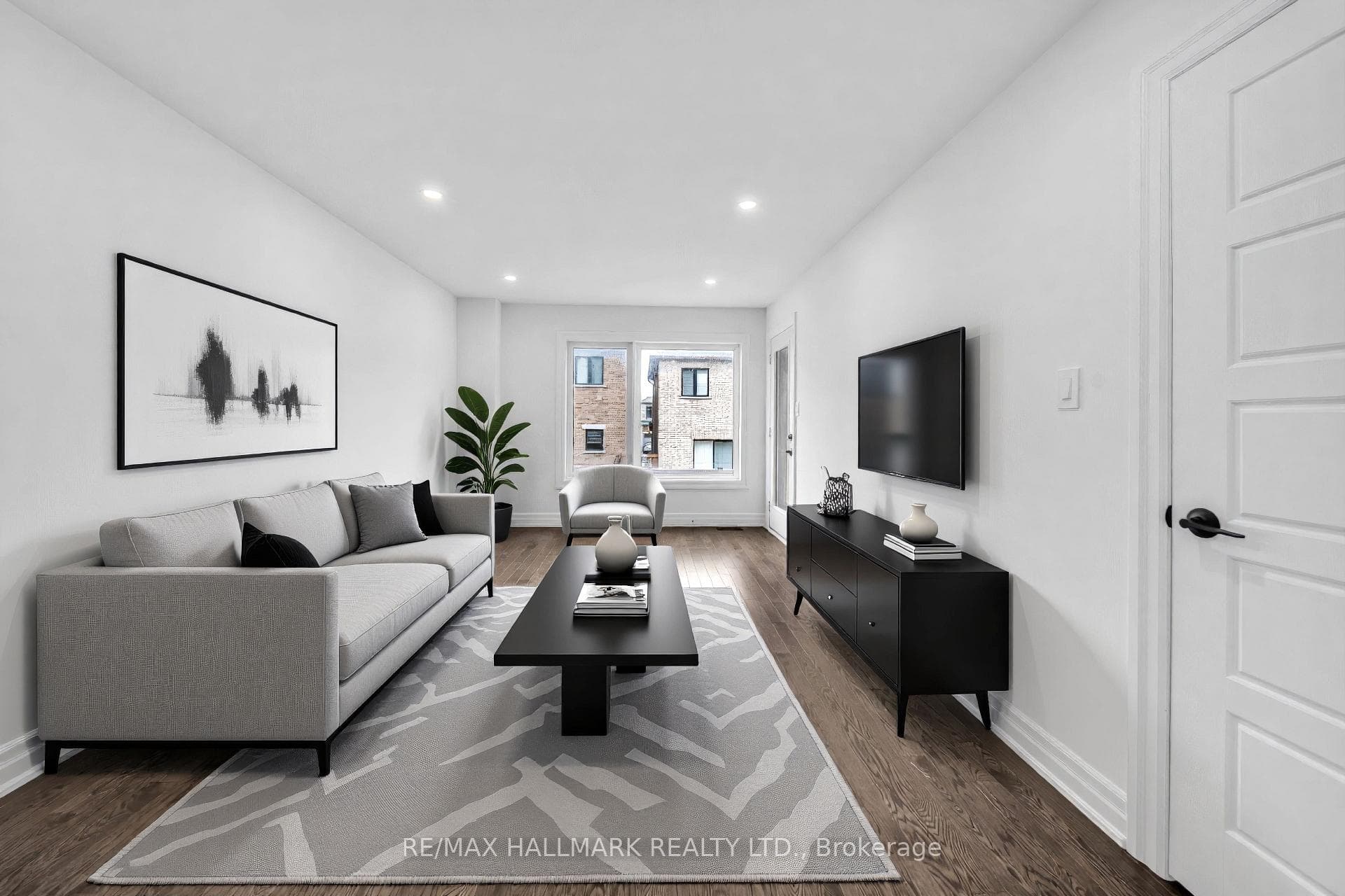 52 Allure Street photo 8
