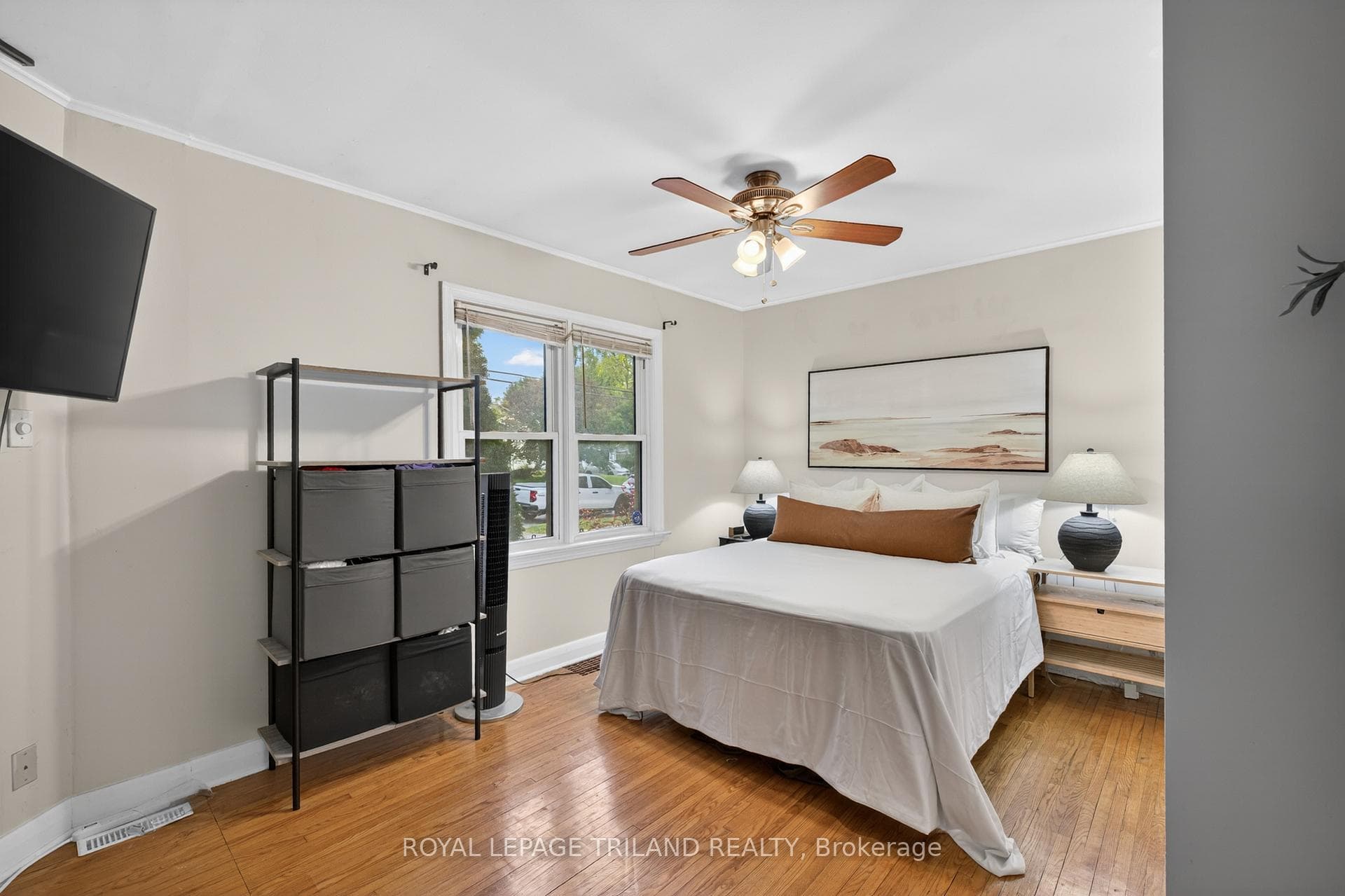 706 Victoria Street photo 17