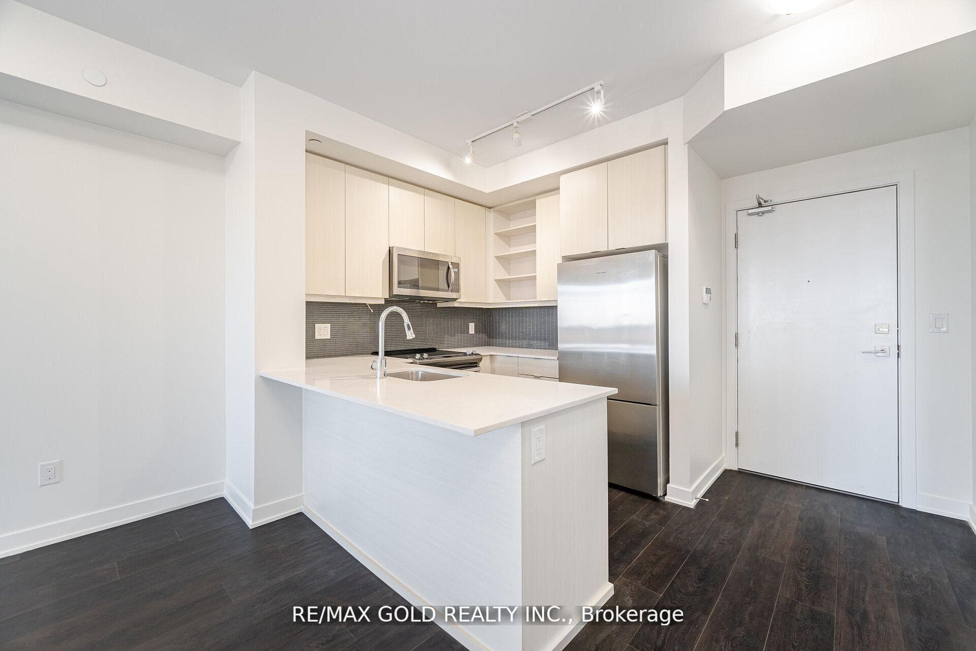 4633 Glen Erin Drive Unit 607 photo 8