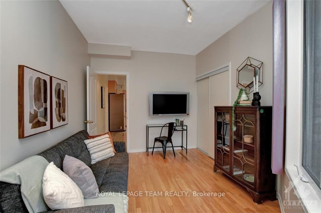 1075 NORTH RIVER Road photo 14