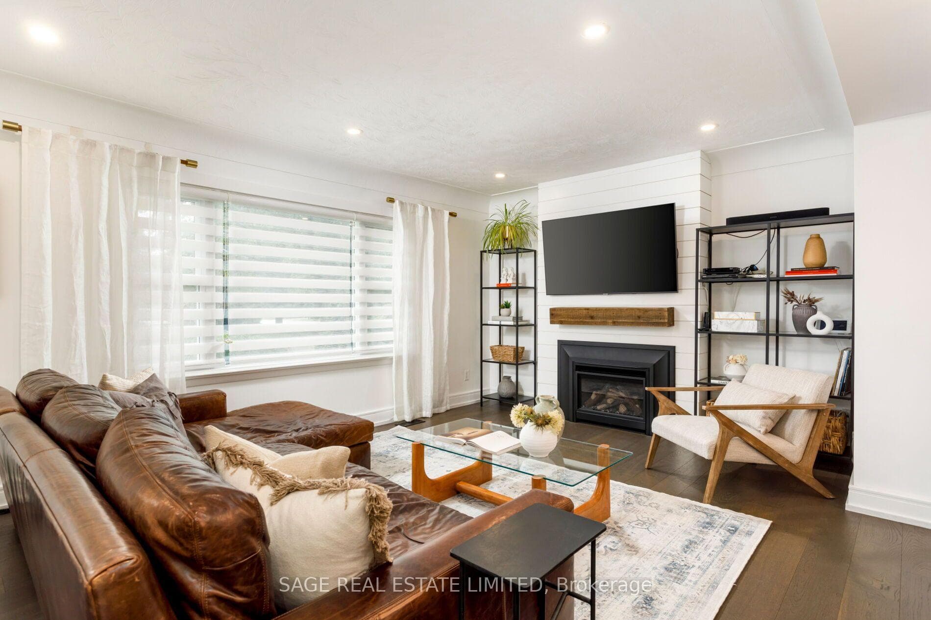 2194 Yorkshire Crescent photo 7