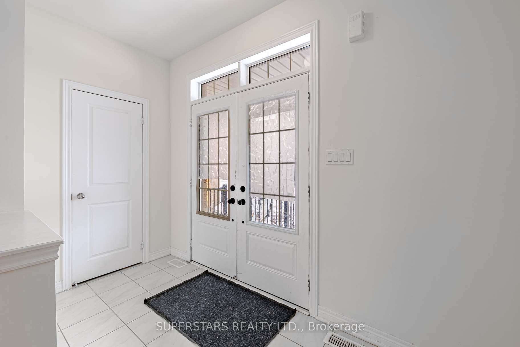 152 Markview Road photo 2