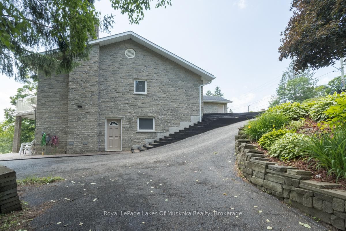 110 Dill Street photo 3