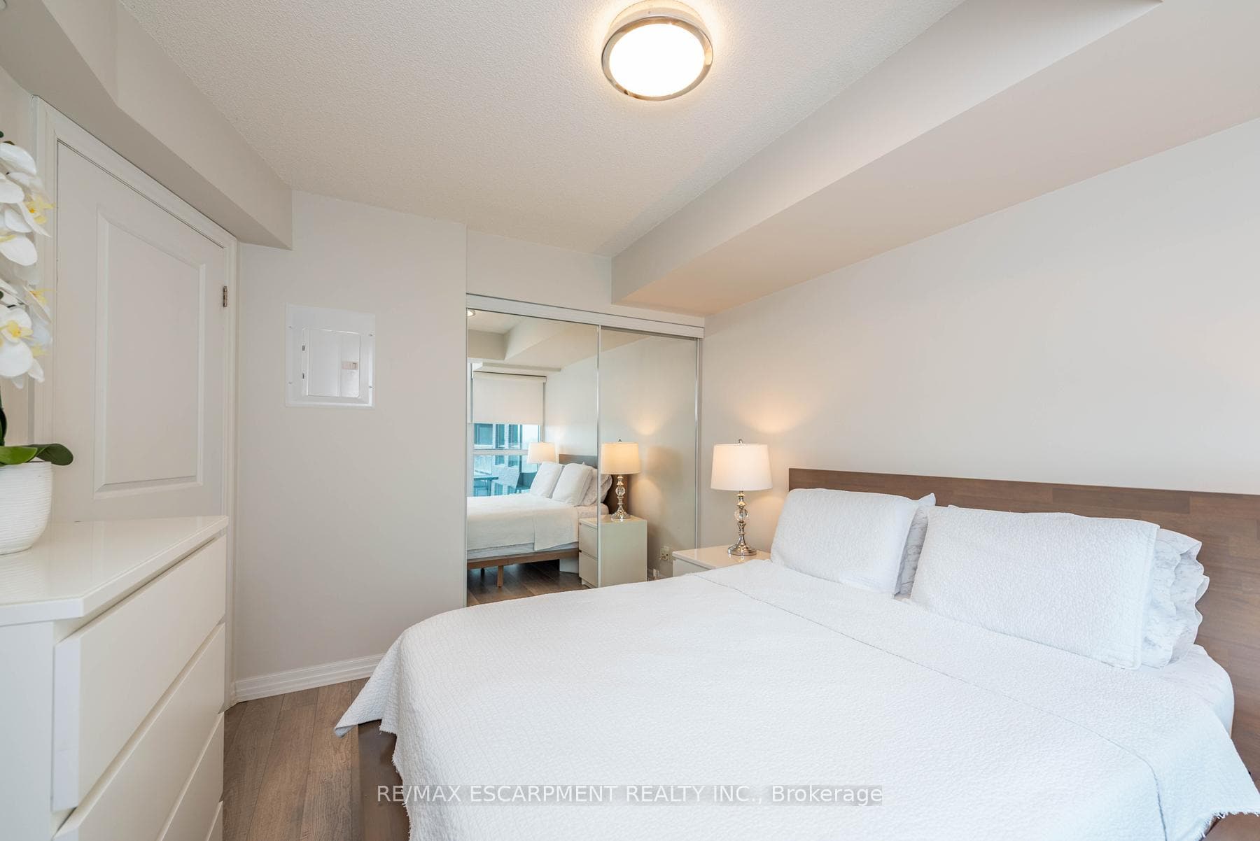 80 Esther Lorrie Drive Unit 802 photo 21