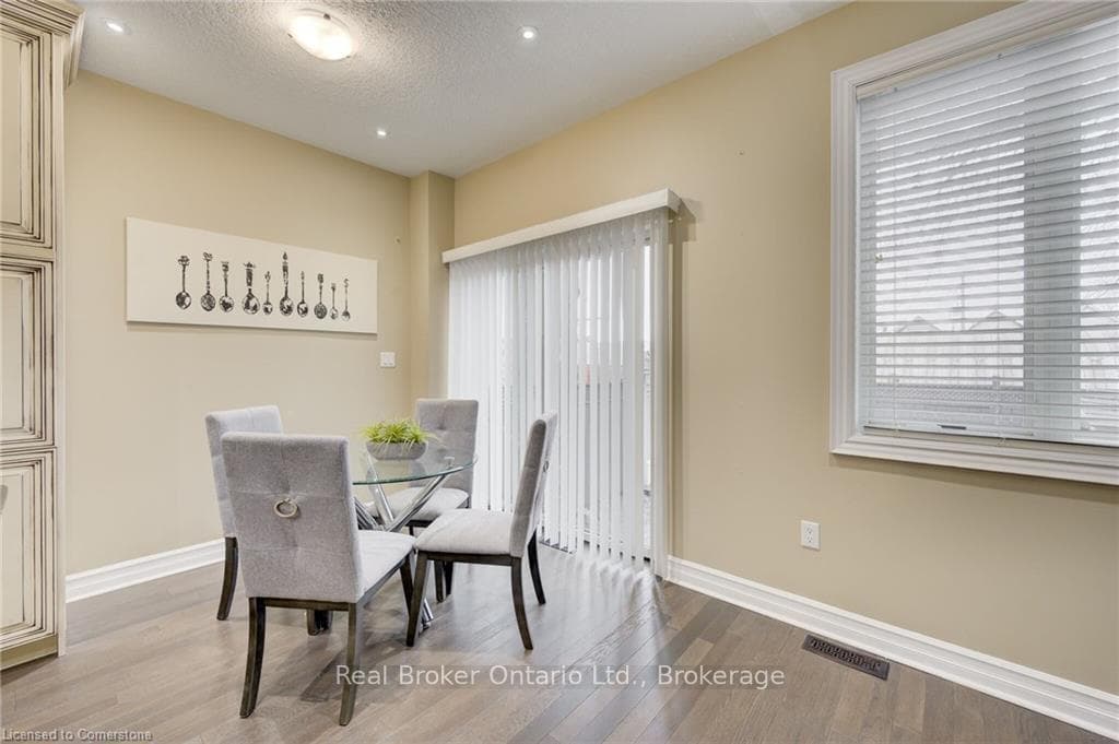 88 Keith Street photo 11