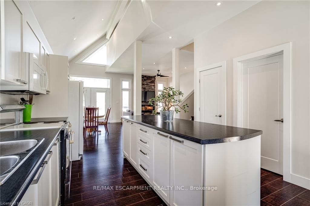 18 Walter Street photo 16