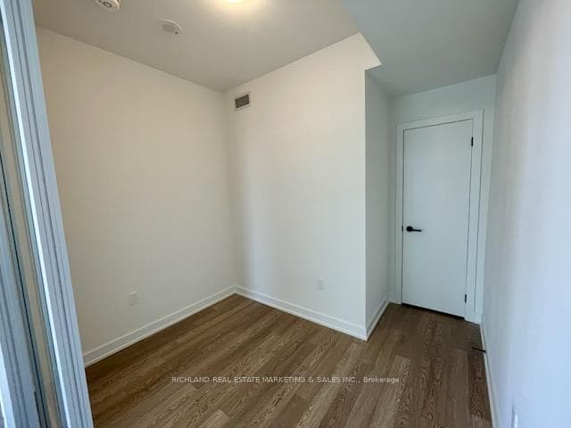5 Quarrington Lane Unit 2102 photo 8