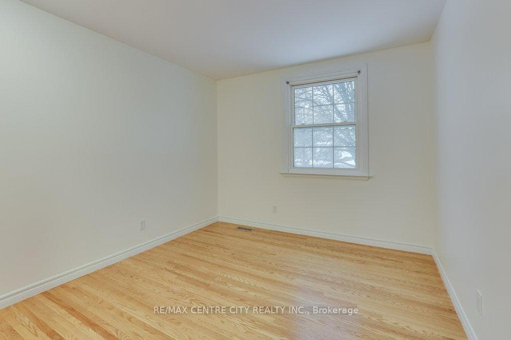 37 Westmorland Road photo 28