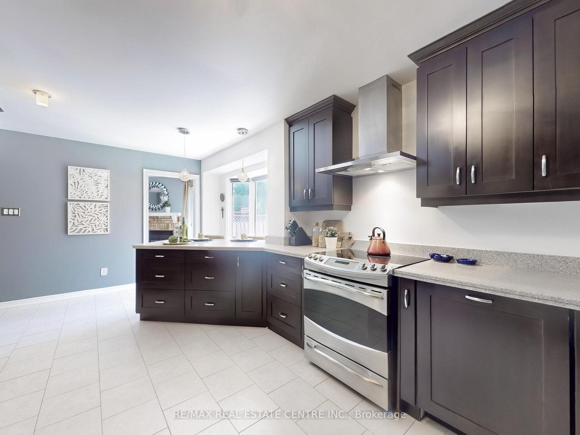 4026 Renfrew Crescent photo 18