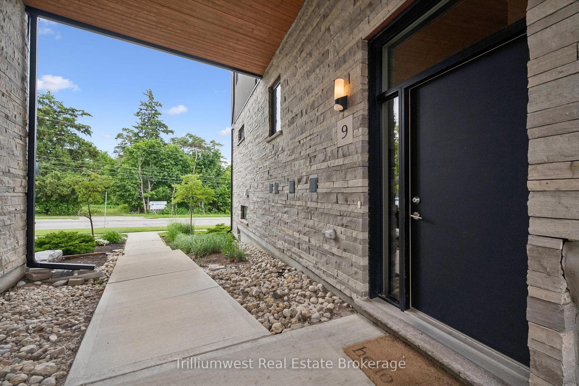 32 Arkell Road Unit 9 photo 3