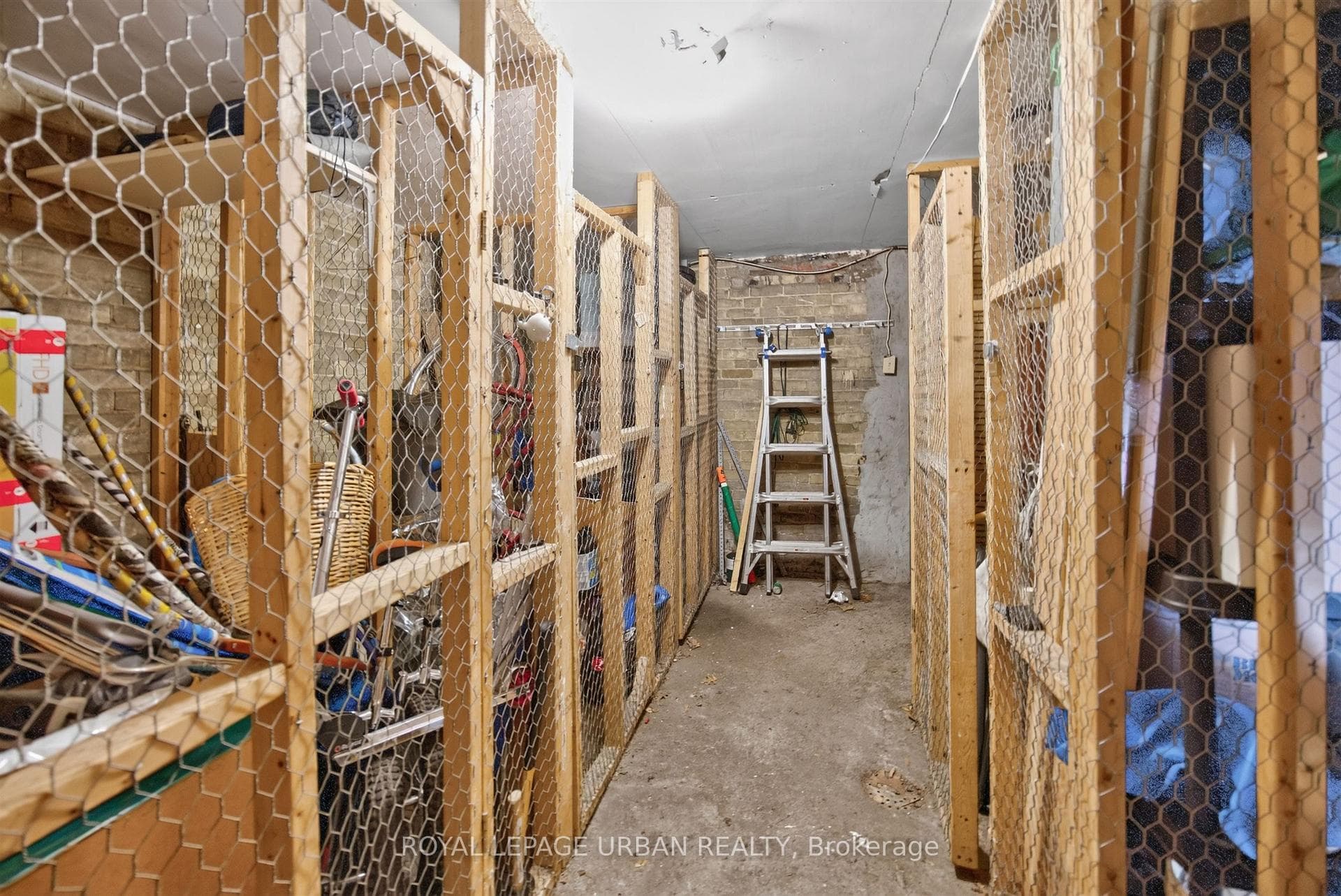 4 locker available for the tenants