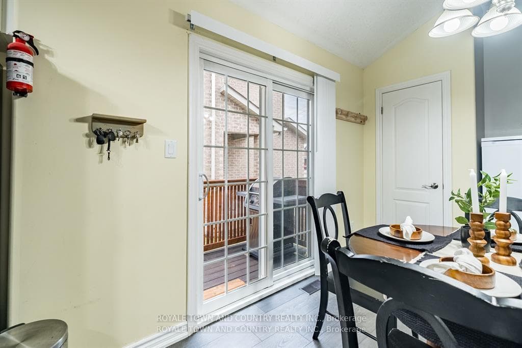 58 Laurent Boulevard photo 8