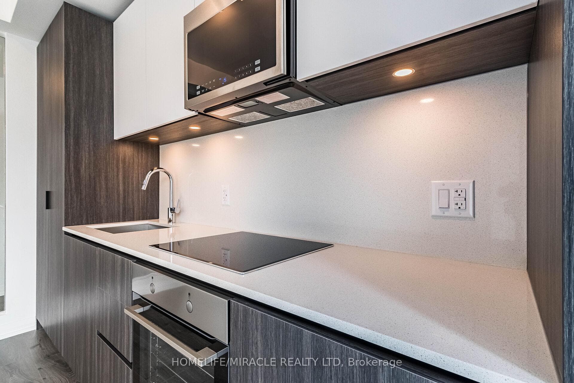 28 Widmer Street Unit 4021 photo 9